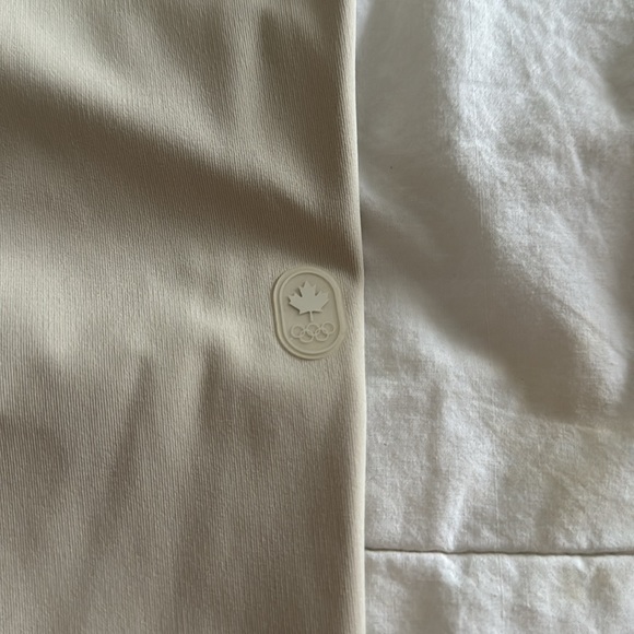 NWOT Lululemon Stretch Luxtreme Jogger *special edition team Canada - Picture 9 of 16